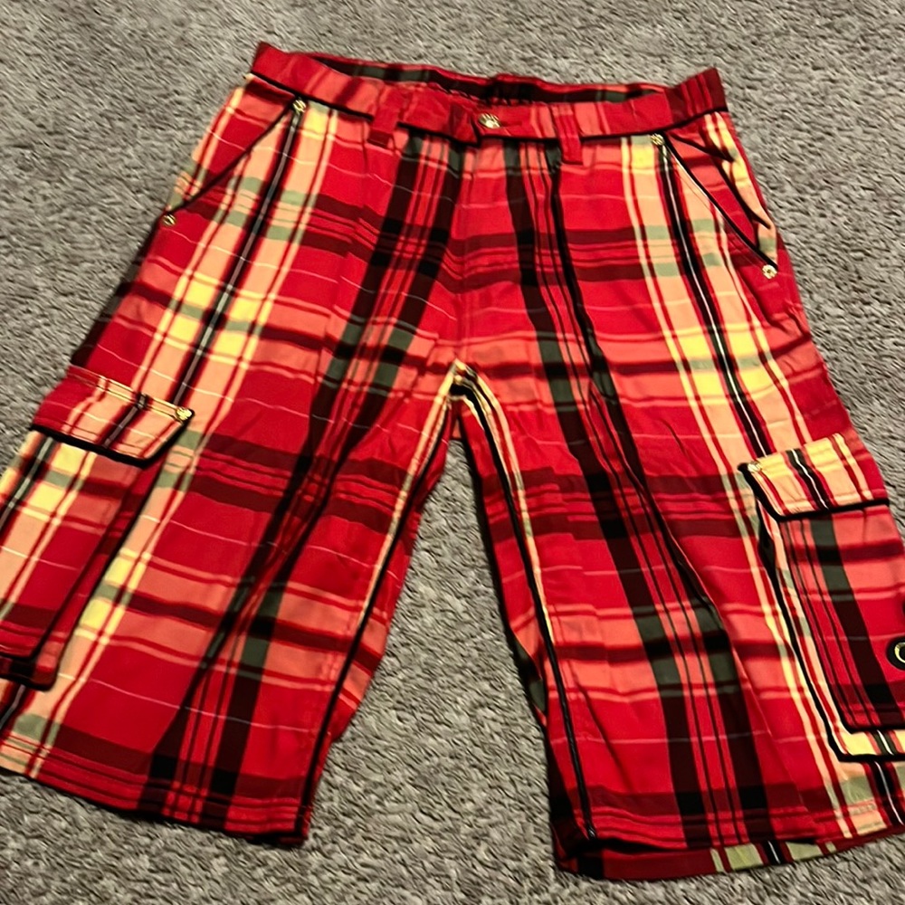 Mens Coogi Cargo Shorts. Waist 36